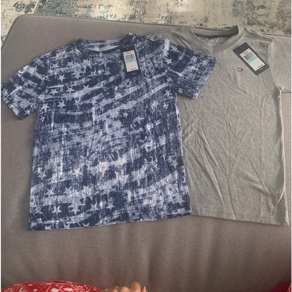 2 Lot Bundle Tommy Hilfiger Youth/Kids Grey Crew Neck T-Shirt, Size 5 Blue Star